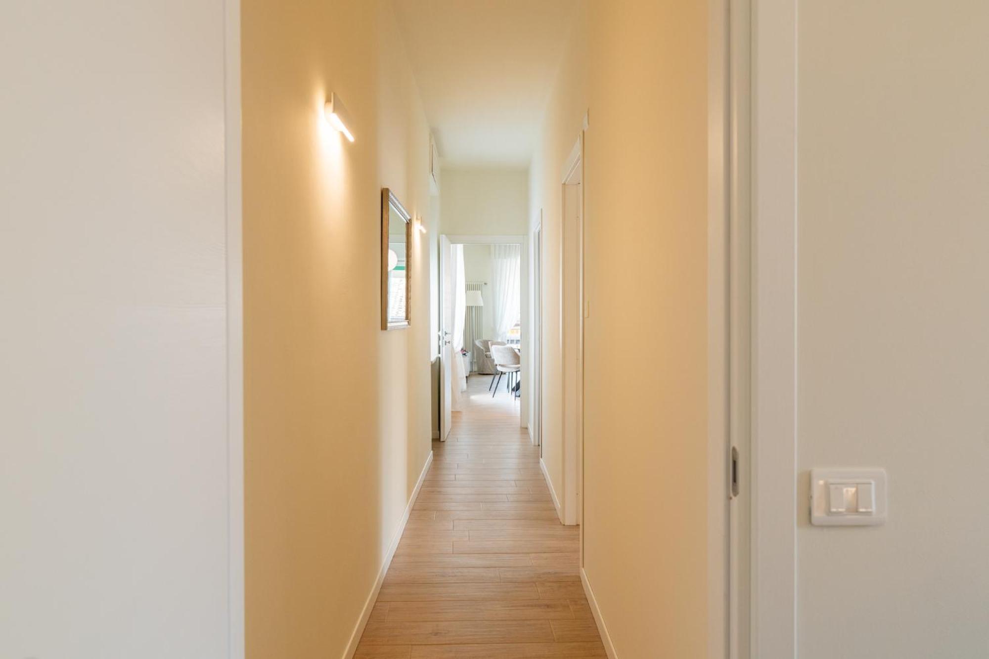 Domus Verona - Ampia Residenza Filippini A Pochi Passi Dall'Arena Buitenkant foto